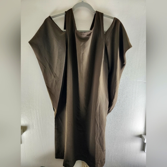 August Silk Cold Shoulder dress Olive Green Size S - Picture 2 of 5